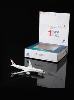 China Eastern Airlines Airbus A350-900 B-323H HA3590001 Aero Polaris 1:400