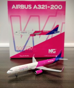 WIZZ Air Airline Aircraft Model of Airbus A321 1:200 
