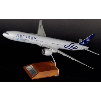 China Southern Airlines 777-300ER Skyteam 中国南方航空 Reg# B-2049 With Stand JC Wings JC2CSN743 Scale 1:200