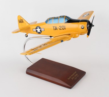 AT-6A Texan 1(YELLOW) USAF Scale 1/32 A965508W