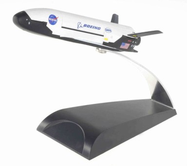 X-37B Orbital Test Vehicle (Glide Test)   1:72