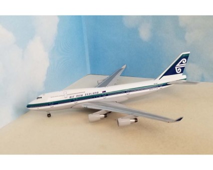 Air New Zealand Boeing B747-400 Reg: ZK-SUH BBX4 1688 Aero Classics 1:400