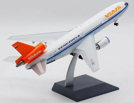 Viasa McDonnell Douglas DC-10-30 YV-138C polished with stand InFlight IFDC10VA0921P scale 1:200
