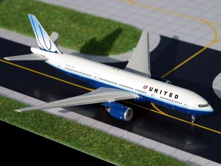 United B777-200 Tail N769UA New Colors