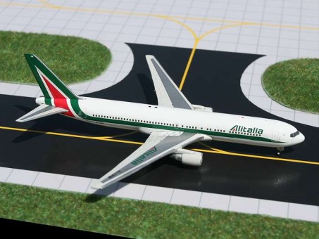 Alitalia 767-300 New Livery