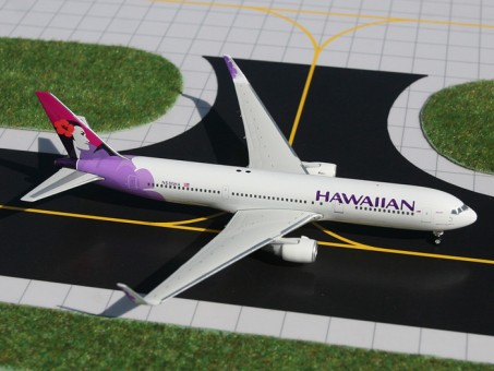 Hawaiian Airlines Boeing 767-300 (W)  N580HA