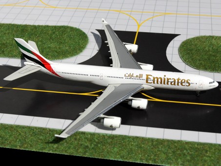 Emirates A340-500 A6-ERJ