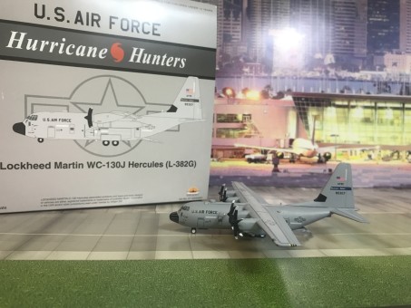 USA - Air Force Lockheed Martin WC-130J 98-5307 With Stand IF130HH001 Scale 1:200