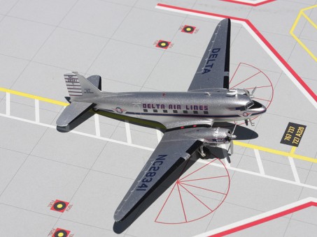 Delta airlines DC-3 NC28341  Gemini Jets Scale:1:200