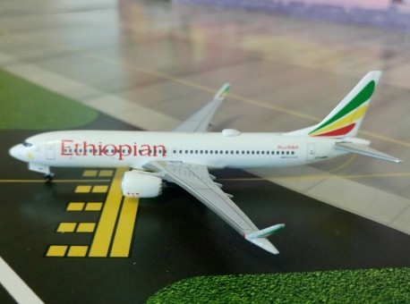 Ethiopian Boeing 737-MAX 8 ET-AVM die-cast AeroClassics AC19389 scale 1400