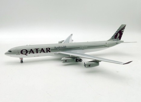 Qatar Amiri Flight Airbus A340-313 A7-AAH With Stand InFlight IF343QR0322 Scale 1:200