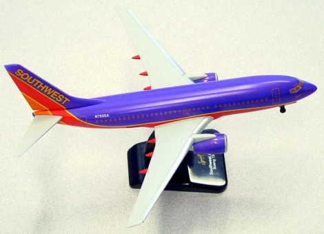 Southwest B737-700 W/GEAR Spirit .