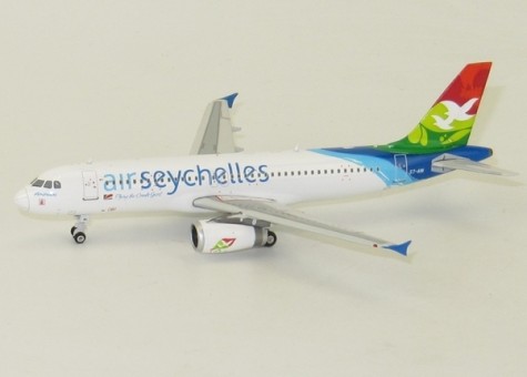 Air Secychelles Airbus A320 S7-AMI Phoenix 11304 Scale 1:400