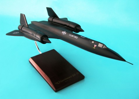 SR-71 Blackbird W/stand Crafted Resin Executive Model B3572 Scale 1:72 
