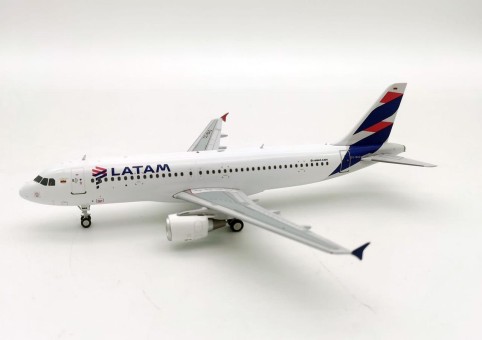 LATAM Airlines Airbus A320-214 CC-BAQ With Stand JP/InFlight JP-A320-LATAM-001 Scale 1:200
