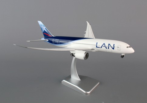 Hogan Lan Chile 787-8 1/200 W/GEAR