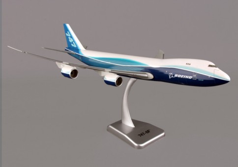 Boeing 747-8 New Livery 1:200 Scale HG3667G 