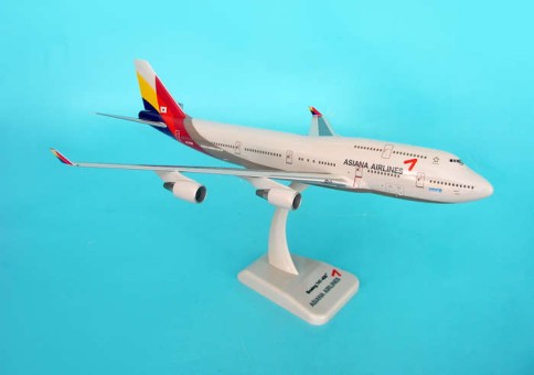 Asiana Boeing 747-400 with Gear HG3985G Hogan scale 1:200