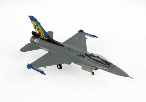 F-16A Falcon Netherlands Air Force "Dirty Diana" Uncensored Hogan HG7549 1:200