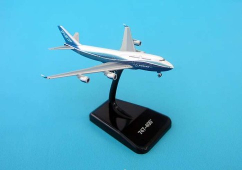 Boeing House 747-400 Die-Cast Gears & Stand HG8690G 1:1000