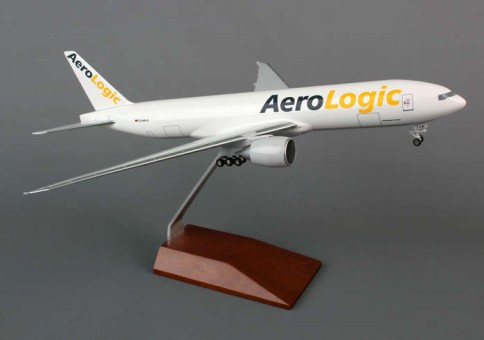AeroLogic Boeing 777F Reg# D-AALA Wood Stand & Gears Hogan HGLS10 Scale 1:200