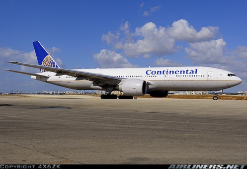 Continental Airlines B777-222/ER N78008