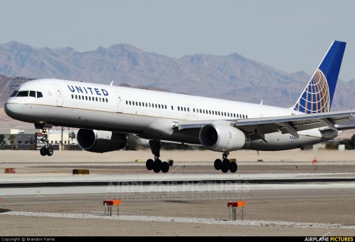 United 757-300 New Livery LP6023 Scale 1:200