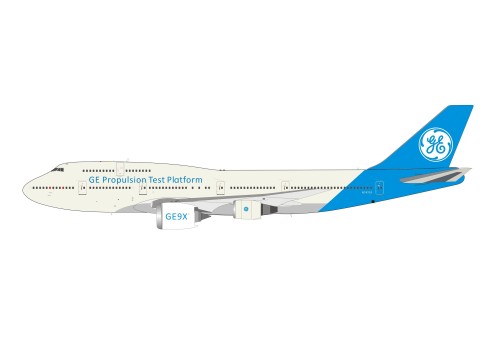 General Electric Boeing 747-400 N747GF With Stand Die-Cast InFlight IF744GE0722 Scale 1:200 