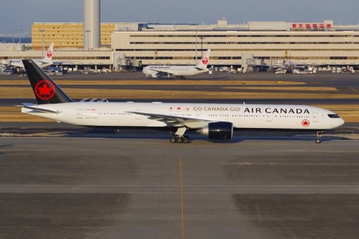 Air Canada Boeing B777-300ER GO CANADA GO  #C-FITL Phoenix Models 04204 Scale 1:400  