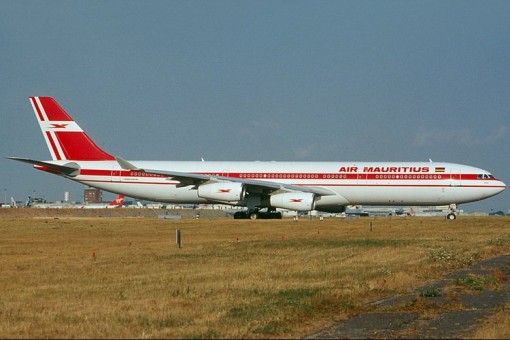 Air Mauritius Airbus A340-300 3B-NAV Phoenix Die-Cast 11856 Scale 1:400