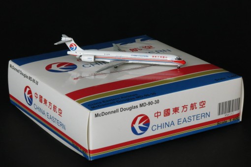 China Eastern MD-90 B-2270 JC4CES332  Scale 1:400
