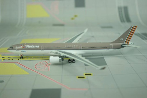 Asiana Airlines A330-300 HL7746 Phoenix 1:400