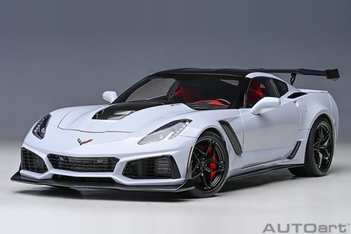 CHEVROLET CORVETTE C7 ZR1 (CERAMIC MATRIX GREY METALLIC) 71277 AUTOart scale 1:18