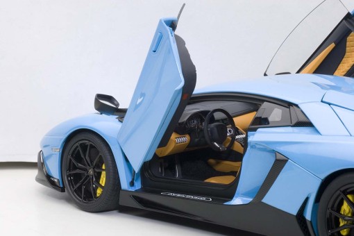 AUTOart die-cast model Lamborghini Aventador LP720-4 50th