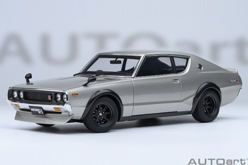Nissan Skyline 2000 GT-R (KPGC110) Silver 77466 1:18