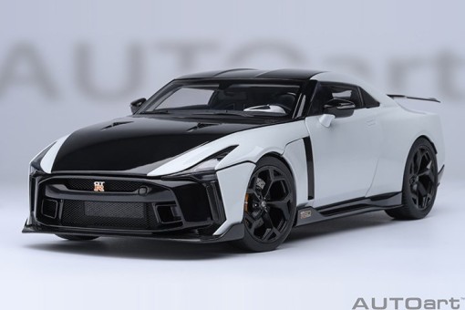 Nissan GT-R50 by Italdesign Metallic White/Black AU77511 AUTOart 1:18