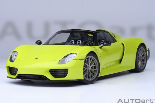 Porsche 918 Spyder Weissach Package, Acid Green AUTOart Model 77921 Scale 1:18