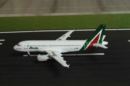 Alitalia Airbus A319 Reg# EI-IMJ New Livery Die-Cast Aero Classics Scale 1:400