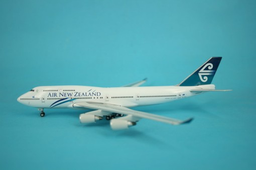 Air New Zealand Boeing 747-400 ZK-NBV 