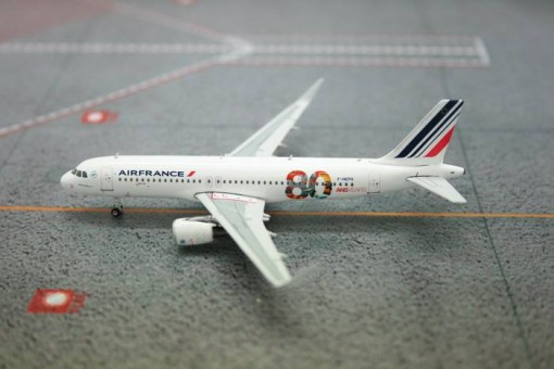 Air France A320-200 80th Anniversary Reg# F-HEPG Phoenix 10853 Scale 1:400