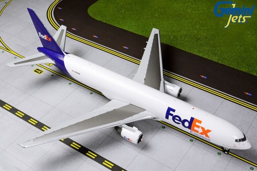 FedEx boeing 767-300ER(F) N102FE Gemini 200 G2FDX824 scale 1:200