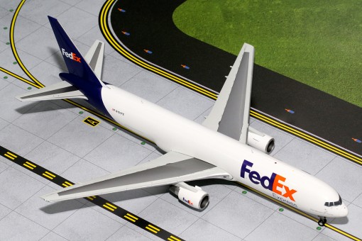 Fedex Boeing B767-300F Reg# N101FE Gemini Jets G2FDX528 Scale 1:200