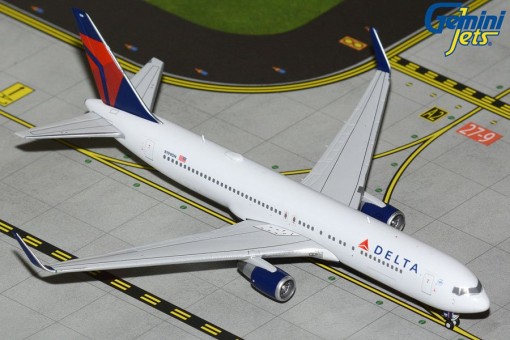 Delta Air Lines Boeing B767-300ER(W) Reg: N199DN GJDAL2363 Gemini Jets 1:400