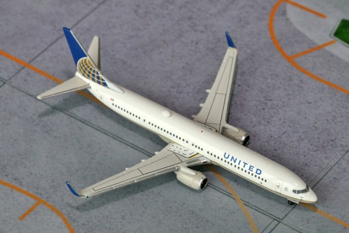 United 737-900ER Reg# N38454 Gemini Jets GJUAL1423 1:400
