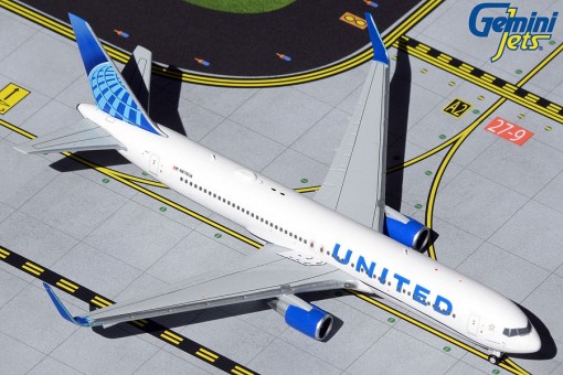 United Airlines Boeing 767-300ER N676UA new livery Gemini Jets GJUAL1921 scale 1:400