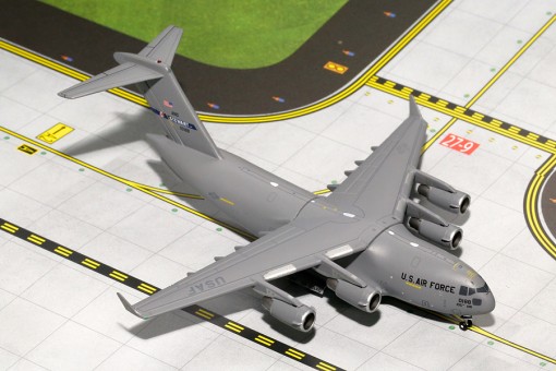 United States Air Force (U.S.A.F.) Boeing C-17 **Stewart ANG** Reg# 10188 Gemini Macs GMUSA055 Scale 1:400