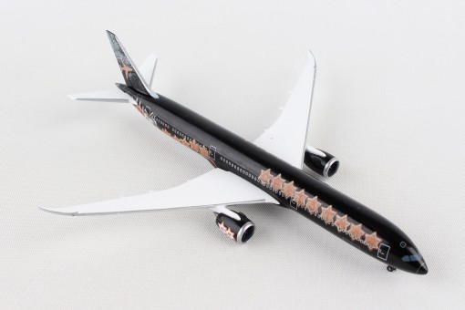 Herpa Christmas plane Boeing B787-10 Herpa wings 531740 scale 1:500