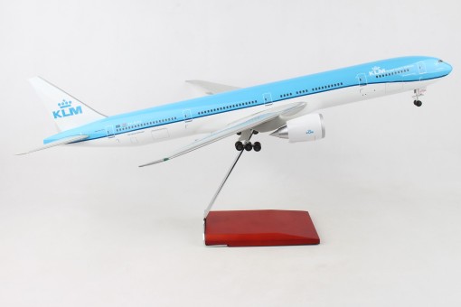 Side KLM Boeing 777-300 PH-BVN stand & gears Skymarks Supreme SKR9401 scale 1:100