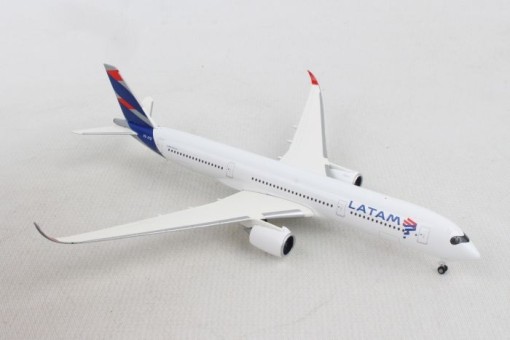 Latam Airbus A350-900 Chile-Brazil PR-XTD Herpa Wings 532754 scale 1:500