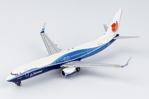 Lion Air - Boeing House Livery 737-900 ER Winglets PK-LFG NG Models 79011 Scale 1:400